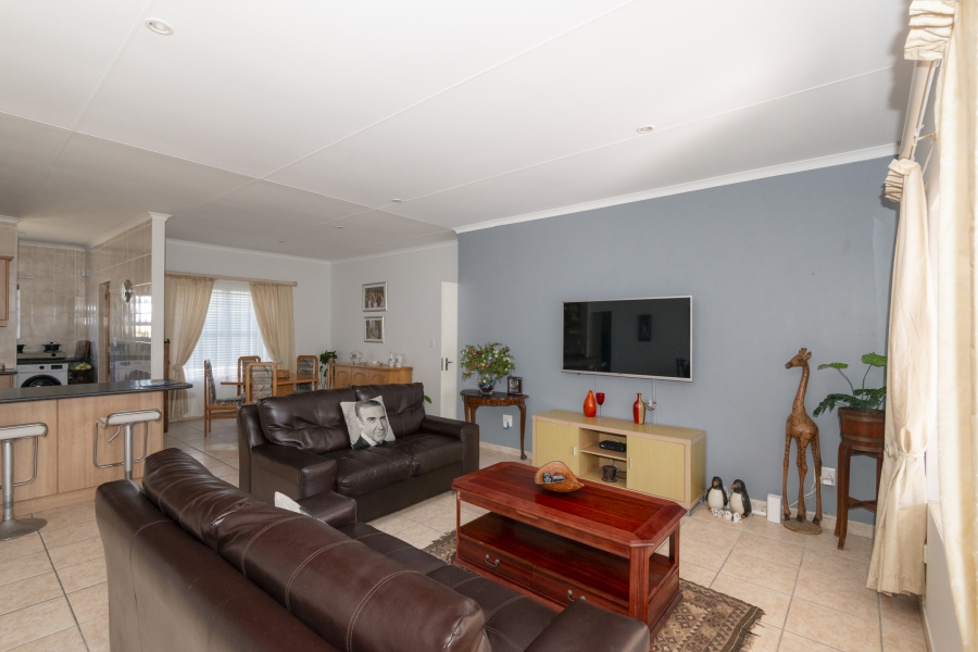3 Bedroom Property for Sale in Country Club Western Cape